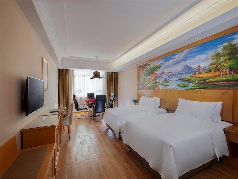 Vienna Hotel Huiyang Sanhe Square Huizhou  Extérieur photo
